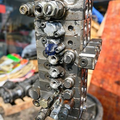 723-19-11801 วาล์วควบคุมหลักเครื่องขุด 723-19-11800 สําหรับ Komatsu PC30MR-1 PC30UU-3