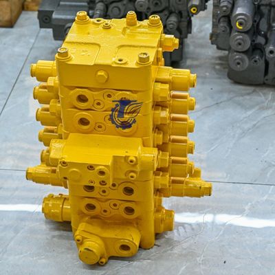 723-57-12306 723-56-11200 723-57-11700 เครื่องขุด พันธ์ควบคุมหลักสําหรับ PC120-6 PC130-7 เครื่องขุดเล็ก
